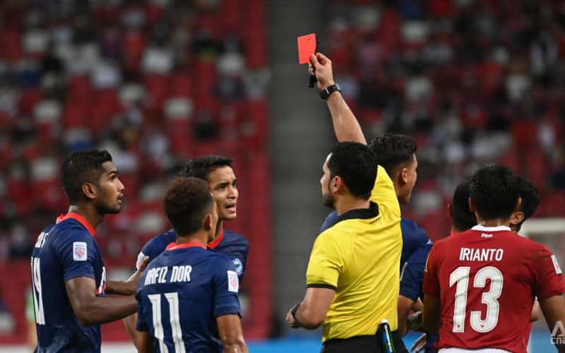 Những điều thú vị về tấm thẻ đỏ trong bóng đá