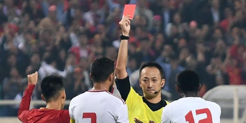 Huấn luyện viên trưởng của Malaysia phát biểu trước tình huống thẻ đỏ